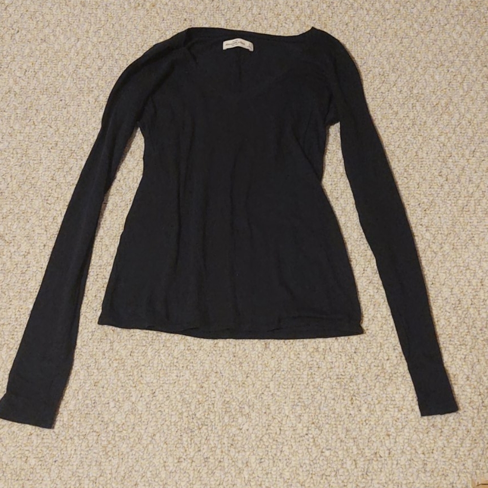 A&F navy blue long sleeve tee size s